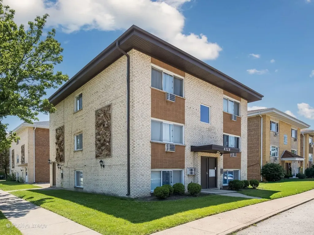 4728 North Olcott Avenue Harwood Heights IL 60706