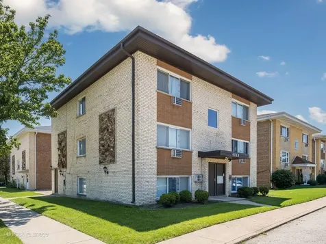 4728 North Olcott Avenue Harwood Heights IL 60706