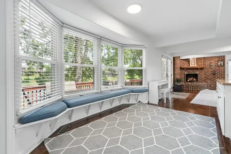 887 North Dovington Drive Hoffman Estates IL 60169