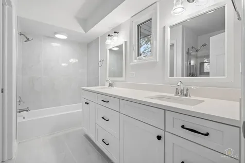 887 North Dovington Drive Hoffman Estates IL 60169