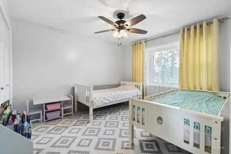 887 North Dovington Drive Hoffman Estates IL 60169
