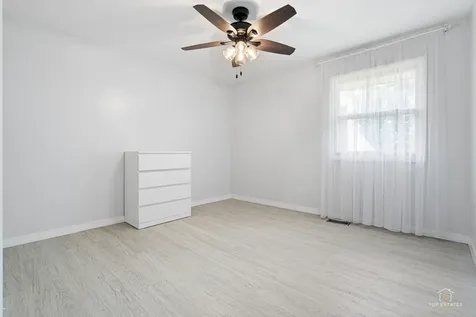 887 North Dovington Drive Hoffman Estates IL 60169