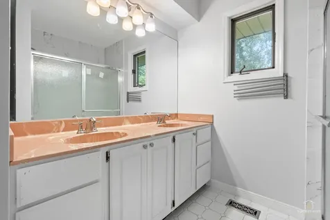 887 North Dovington Drive Hoffman Estates IL 60169