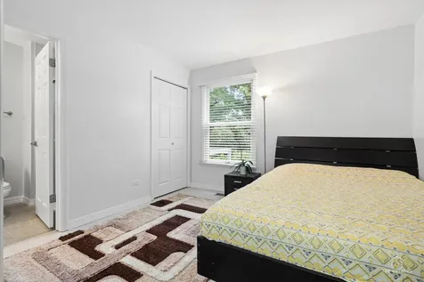 887 North Dovington Drive Hoffman Estates IL 60169