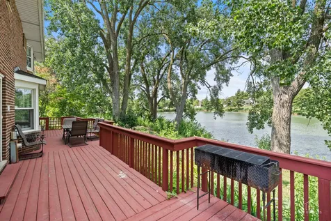 887 North Dovington Drive Hoffman Estates IL 60169