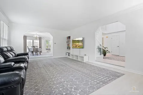887 North Dovington Drive Hoffman Estates IL 60169