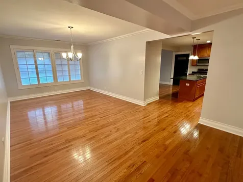 2310 West Farwell Avenue Chicago IL 60645