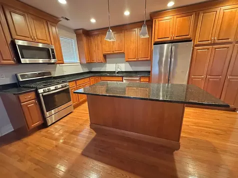 2310 West Farwell Avenue Chicago IL 60645
