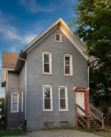 606 South 6th Street Rockford IL 61104