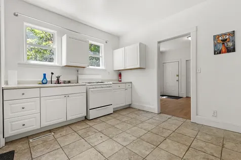 606 South 6th Street Rockford IL 61104