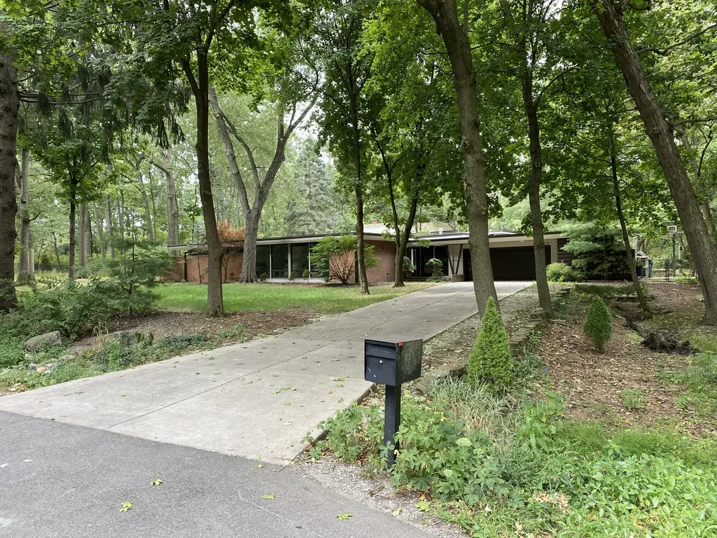 12616 South 83rd Avenue Palos Park IL 60464