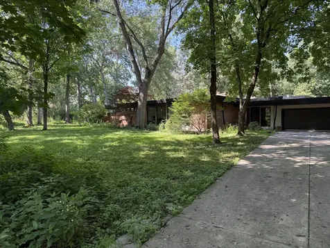 12616 South 83rd Avenue Palos Park IL 60464