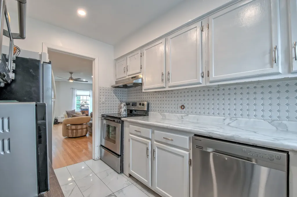 4821 Hull Street Skokie IL 60077