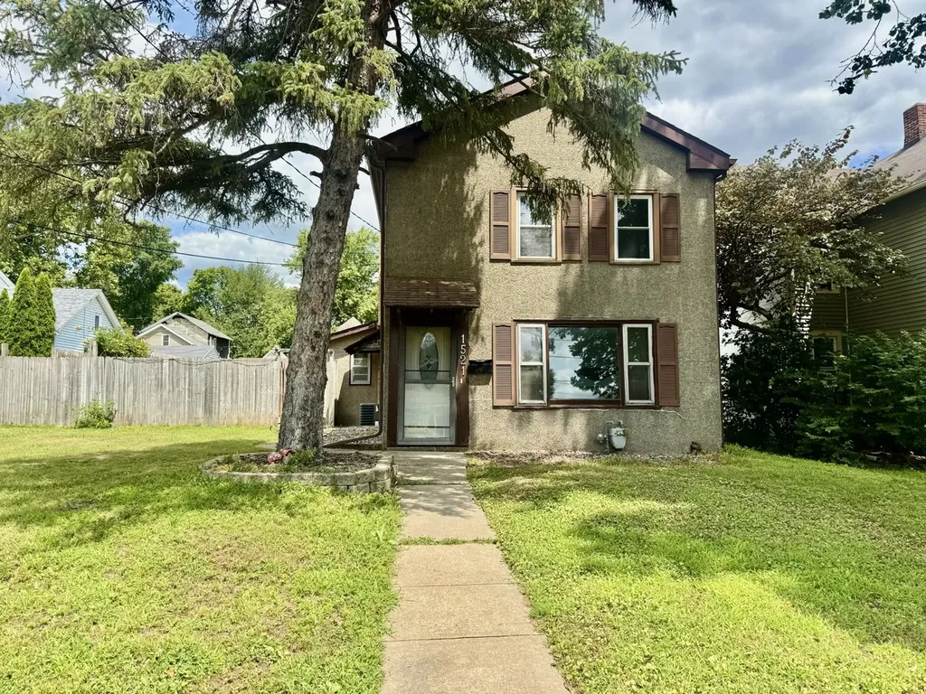 1521 1ST Street Peru IL 61354