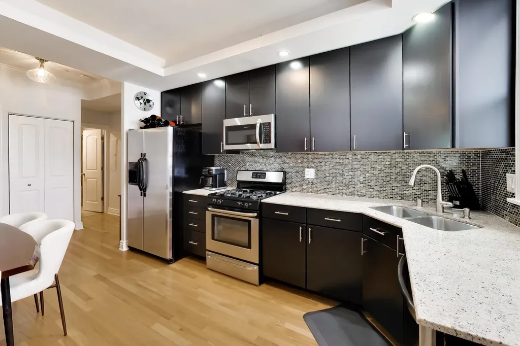 7021 North Greenview Avenue Chicago IL 60626