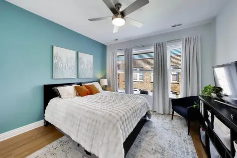 7021 North Greenview Avenue Chicago IL 60626
