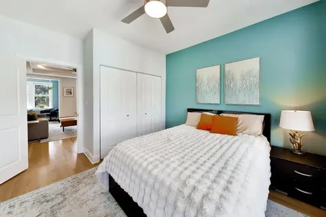 7021 North Greenview Avenue Chicago IL 60626