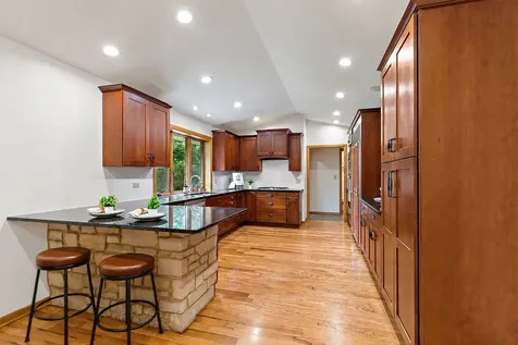 1395 Oakland Drive Sycamore IL 60178