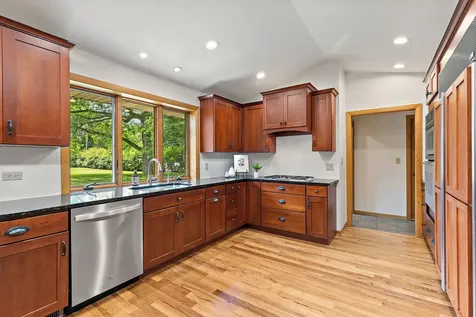 1395 Oakland Drive Sycamore IL 60178