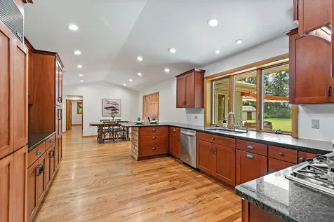 1395 Oakland Drive Sycamore IL 60178