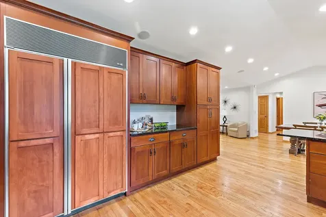 1395 Oakland Drive Sycamore IL 60178