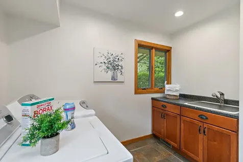 1395 Oakland Drive Sycamore IL 60178