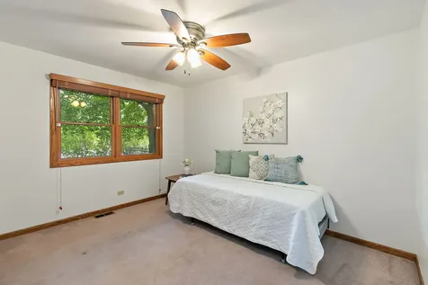 1395 Oakland Drive Sycamore IL 60178