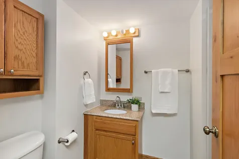 1395 Oakland Drive Sycamore IL 60178