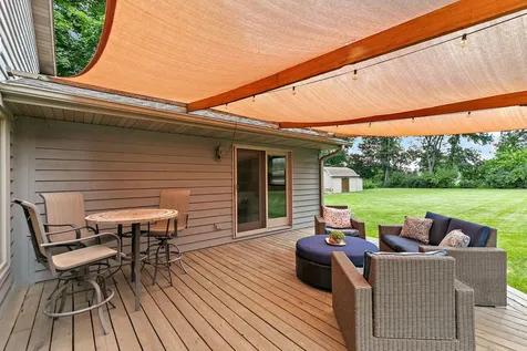 1395 Oakland Drive Sycamore IL 60178