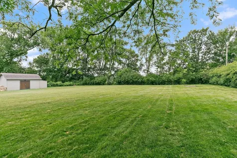 1395 Oakland Drive Sycamore IL 60178