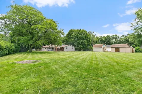 1395 Oakland Drive Sycamore IL 60178