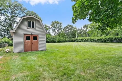 1395 Oakland Drive Sycamore IL 60178