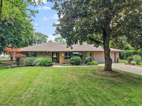1395 Oakland Drive Sycamore IL 60178