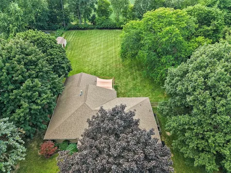 1395 Oakland Drive Sycamore IL 60178