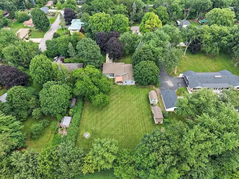 1395 Oakland Drive Sycamore IL 60178