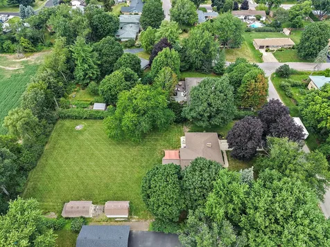 1395 Oakland Drive Sycamore IL 60178
