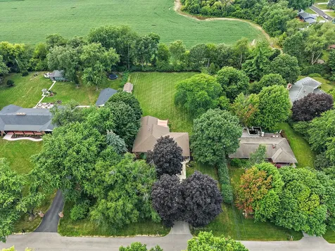 1395 Oakland Drive Sycamore IL 60178