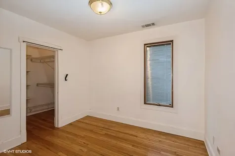 5639 North Karlov Avenue Chicago IL 60646