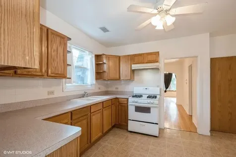 5639 North Karlov Avenue Chicago IL 60646