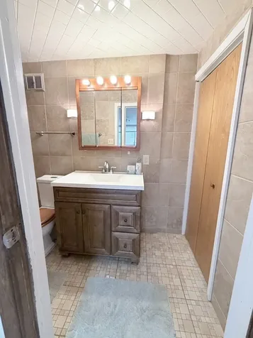 2821 West 102nd Street SW Evergreen Park IL 60805
