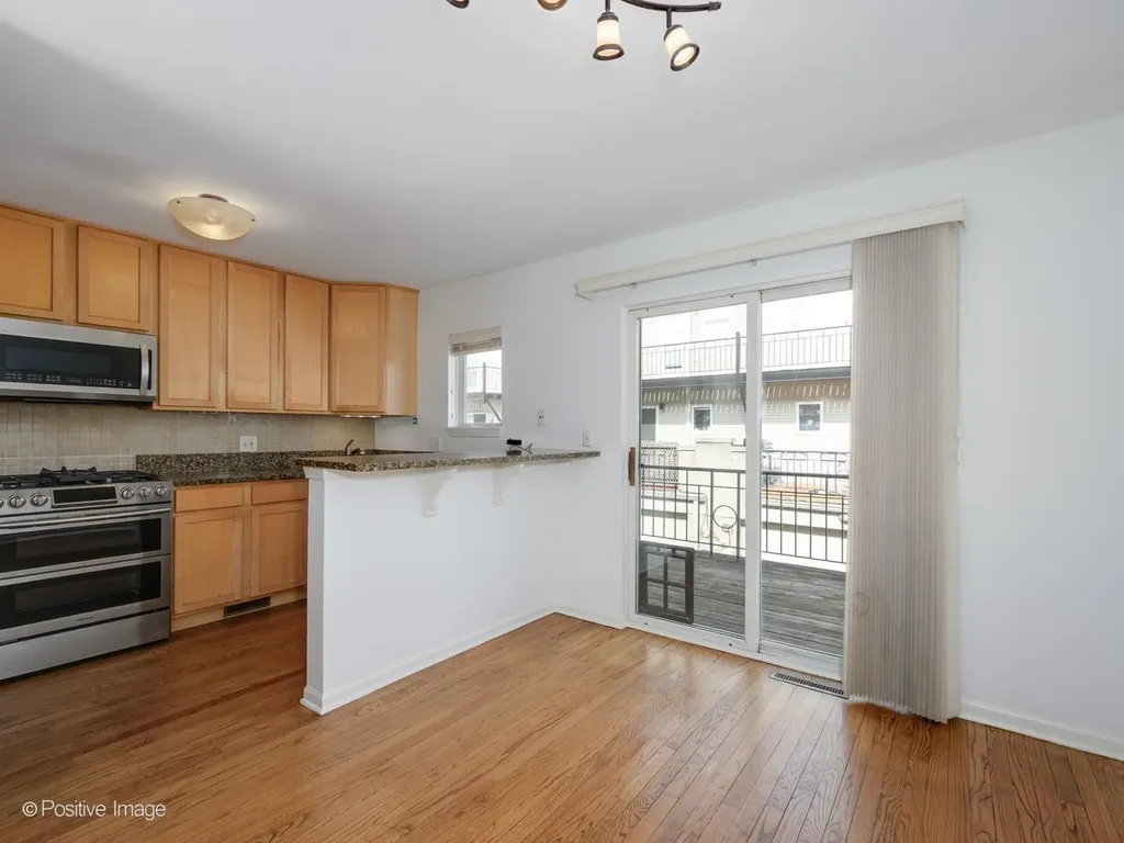 3643 West Cornelia Avenue Chicago IL 60618