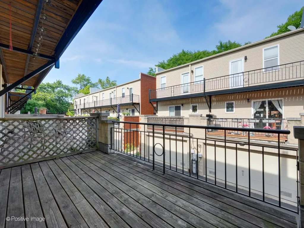 3643 West Cornelia Avenue Chicago IL 60618