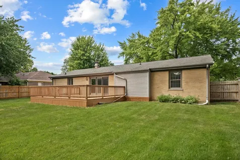 1441 Maple Lane Elgin IL 60123