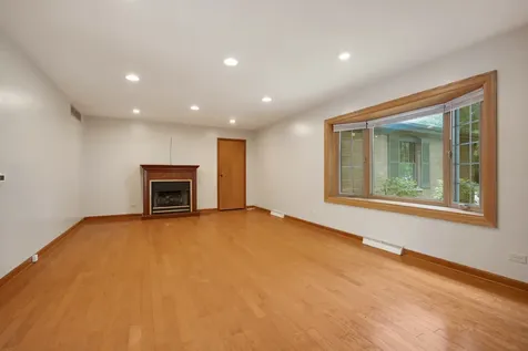 1441 Maple Lane Elgin IL 60123