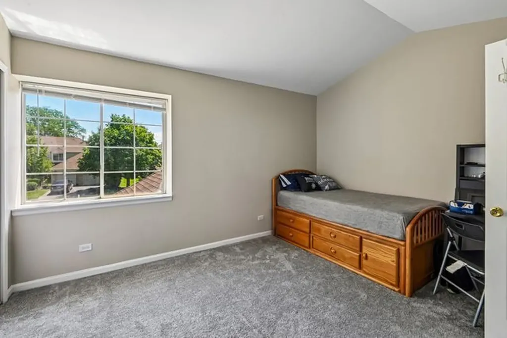 421 Lakeview Circle Bolingbrook IL 60440
