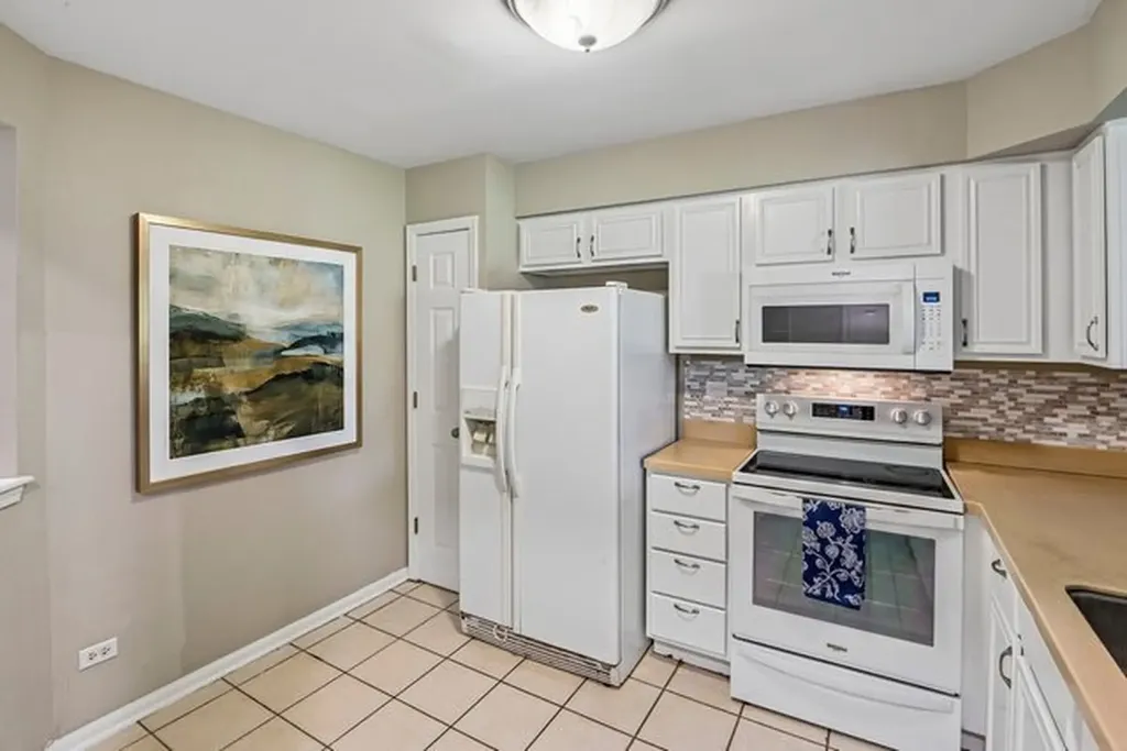 421 Lakeview Circle Bolingbrook IL 60440