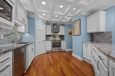 1350 North Western Avenue Lake Forest IL 60045