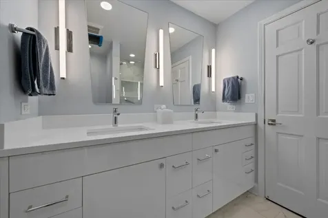 1350 North Western Avenue Lake Forest IL 60045