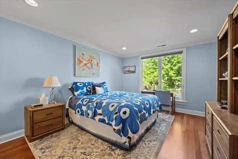 1350 North Western Avenue Lake Forest IL 60045