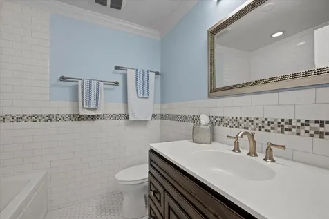 1350 North Western Avenue Lake Forest IL 60045